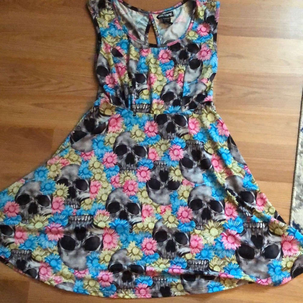 Skull and flower dress 💀 🌸